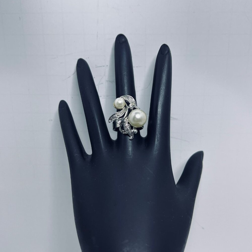 Silver Tone Leaf Design Adjustable Statement Ring With Faux Pearls (R437)